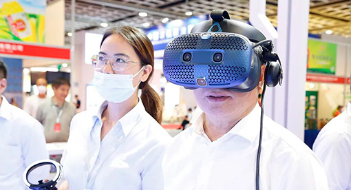 糧油學會領導參觀邁安德展臺并調研指導工作