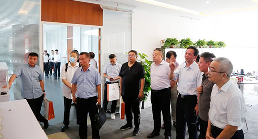 中國糧油學會糧油食品智能裝備分會成員參觀邁安德集團先進研發(fā)設計