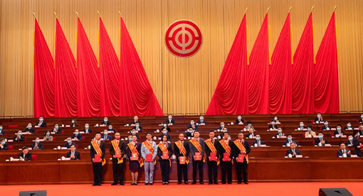 邁安德油漆粉噴車間主任被授予江蘇省五一勞動獎章