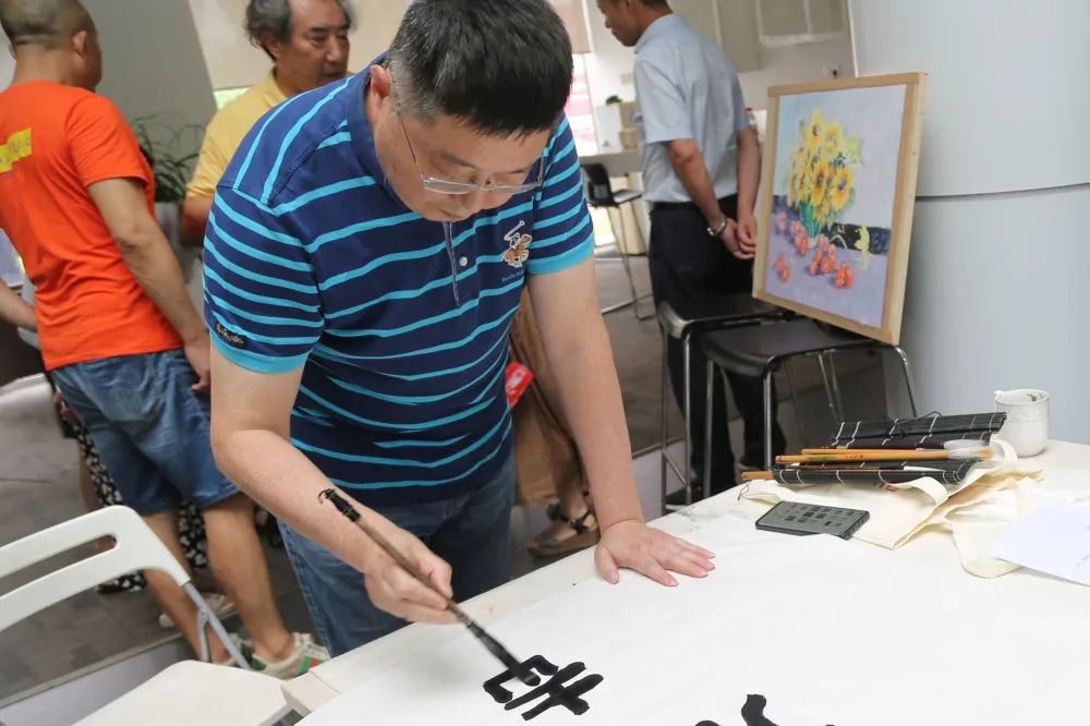 邗江政協藝術家慶賀邁安德二十耕耘